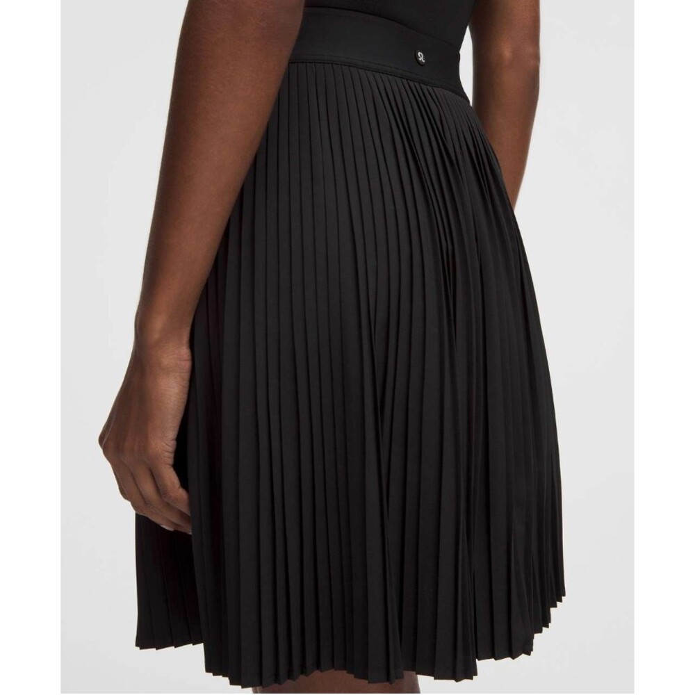 Lululemon Pleated High-Rise Knee-Length Tennis Skirt Black Size Large - Picture 2 of 7